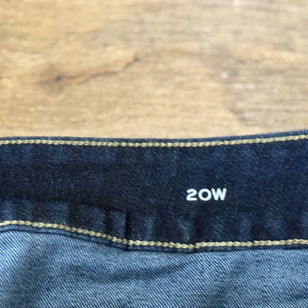 Dark Blue Denim Roll-Cuff Women’s Shorts - Picture 3 of 8